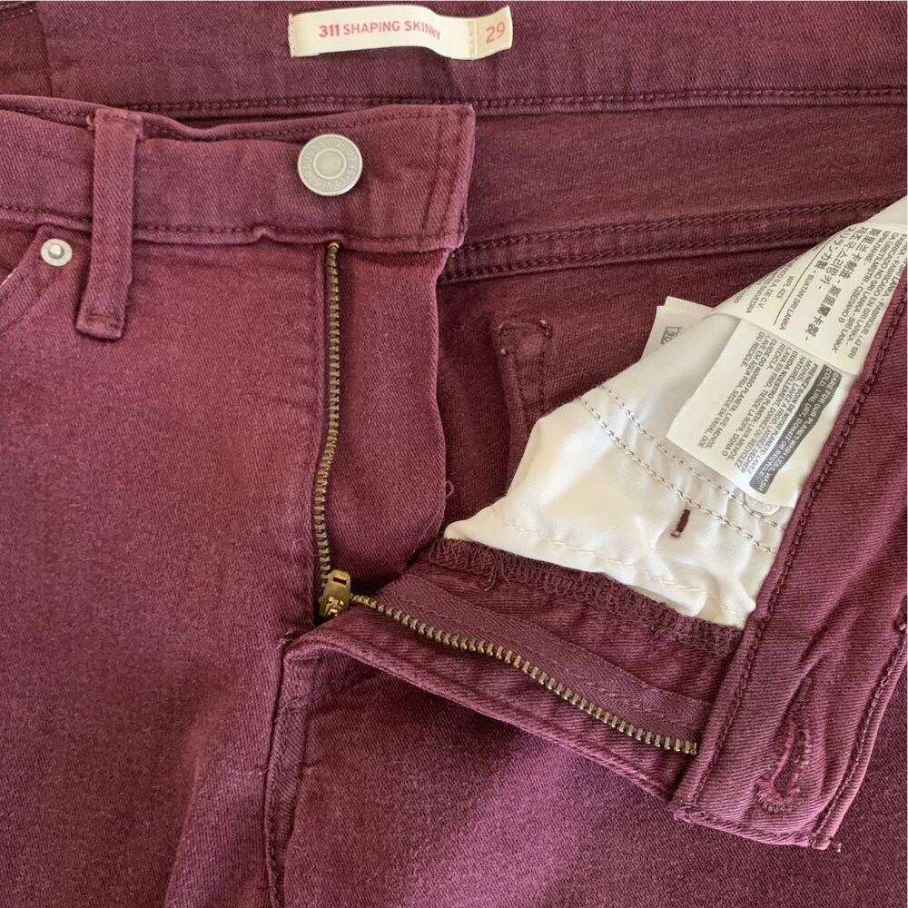 Levi's 311 Jeans Women's Size 29 Burgundy Mid-Rise Shaping Skinny Denim - Picture 4 of 7